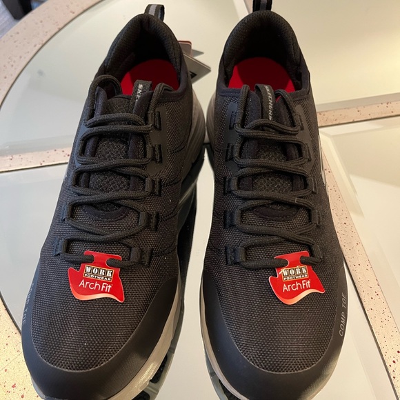 Skechers Arch Fit Women’s Work shoe/sneaker - Picture 4 of 4